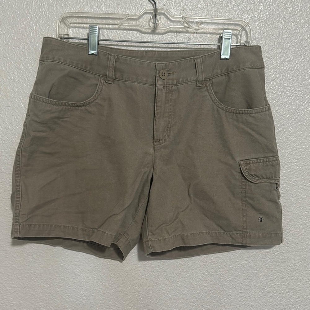 The North Face Tan Cargo Shorts Mid-Thigh Length